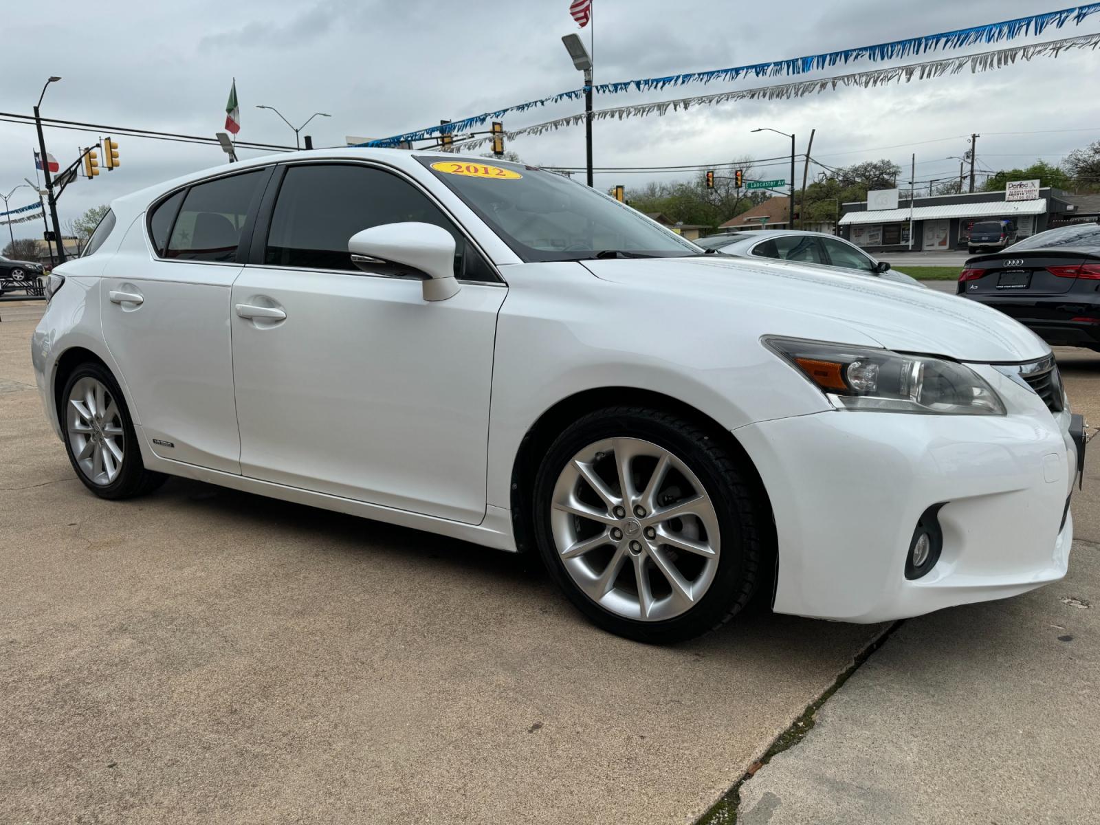 2012 WHITE LEXUS CT 200H BASE (JTHKD5BH8C2) , located at 5900 E. Lancaster Ave., Fort Worth, TX, 76112, (817) 457-5456, 0.000000, 0.000000 - Photo #2